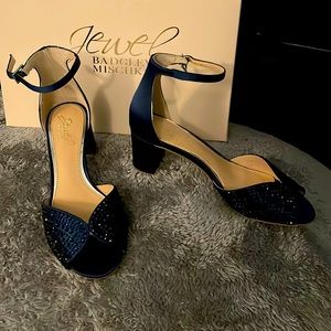 Badgley Mischka Satin Jewel Navy Size 5 1/2
